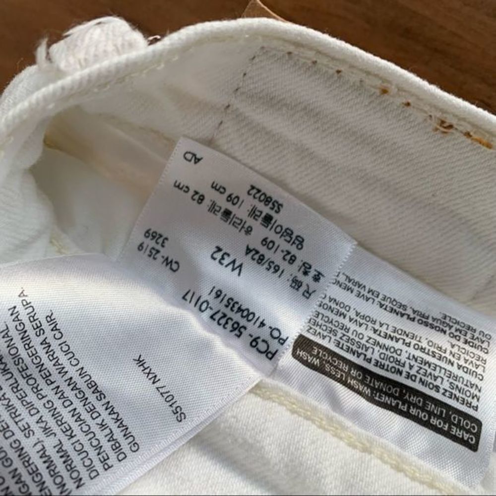 Levi’s - Picture 7 of 7
